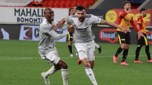 Evrakları motorla yetiştirilen Ghezzal, şampiyonluğun mimarı oldu