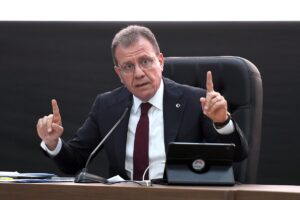 Başkan Seçer borçlanma yetkisini sonunda aldı