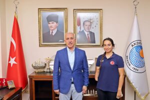 Akdenizli sporcular ödüllerle döndü