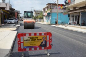 Mersin Büyükşehir yol çalışmalarını sürdürüyor