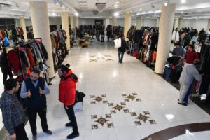 Mersin’e gelen afetzedeler için giysi evi kuruldu