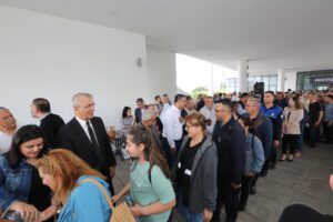 Başkan Tarhan, belediye çalışanlarıyla bayramlaştı