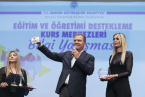 Gençlere ücretsiz ulaşım jesti